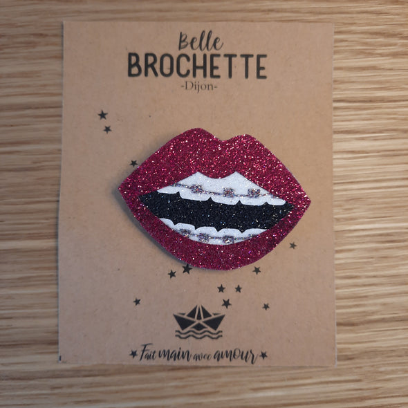 Broche pailletée Bouche