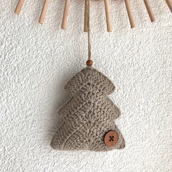 Sapin en crochet à suspendre - Beige